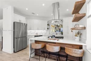 20775 Nw 1st St, Pembroke Pines