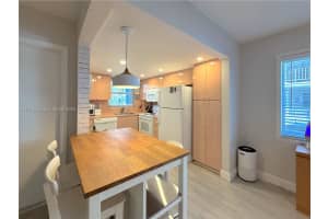 541 Blue Heron Dr , Hallandale Beach, FL 33009 - MLS#A11975239