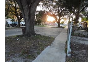 551 E 39th St, Hialeah, FL 33013, - MLS#A11975272