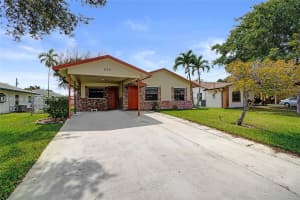 215 Nw 12th Ct Dania Beach, FL 33004 - MLS#A11975289