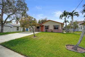 215 Nw 12th Ct Dania Beach, FL 33004 - MLS#A11975289