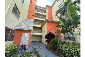 8160 Geneva Ct 404 Doral, FL 33166 - MLS#A11975439