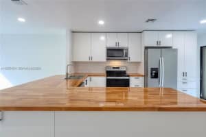 3905 Adra Ave J-46b Doral, FL 33178 - MLS#A11975454