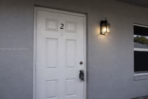 3841 Ne 3rd Ave 2 Oakland Park, FL 33334 - MLS#A11975465