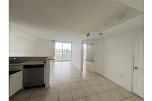 5077 7th St , Miami, FL 33126 - MLS#A11975475