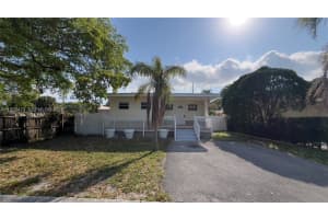 109 Sw 1st Ave Hallandale Beach, FL 33009 - MLS#A11975479