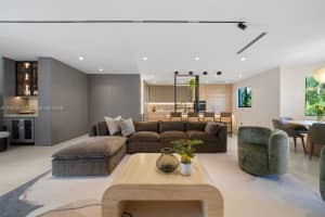 1077 Golden Cane Dr Weston, FL 33327 - MLS#A11975549