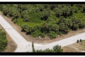 327 Lancelot Ave Lehigh Acres, FL 33974 - MLS#A11975564