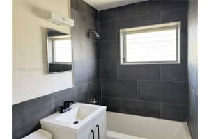 816 Ne 10th St 1 Hallandale Beach, FL 33009 - MLS#A11975589