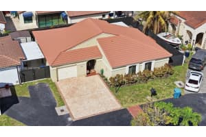 561 Sw 87th Ct Miami, FL 33174 - MLS#A11975617