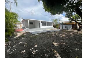 4365 W 1st Ave Hialeah, FL 33012 - MLS#A11975648