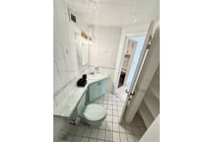 905 Brickell Bay Dr 1824 Miami, FL 33131 - MLS#A11975727