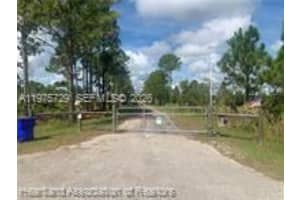 881 Papaya Street Lake Placid, FL 33852 - MLS#A11975729