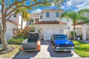 1425 Weeping Willow Way Hollywood, FL 33019 - MLS#A11975745