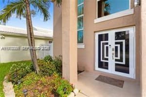 1071 Sw 101st Ter Pembroke Pines, FL 33025 - MLS#A11975851