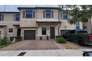 10219 W 32nd Ln, Hialeah