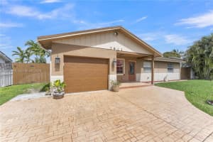 7811 47th St , Lauderhill, FL 33351 - MLS#A11975884