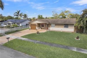 7811 47th St , Lauderhill, FL 33351 - MLS#A11975884