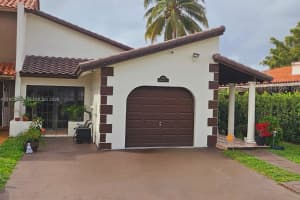 20166 W Oakmont Cir Hialeah, FL 33015 - MLS#A11975893