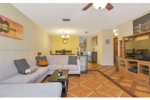 20166 W Oakmont Cir Hialeah, FL 33015 - MLS#A11975893