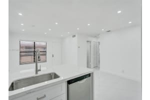 10051 Winding Lake Rd 201 Sunrise, FL 33351 - MLS#A11975924