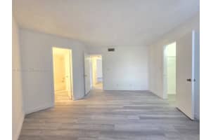 210 Lake Pointe Dr 304 Oakland Park, FL 33309 - MLS#A11976004