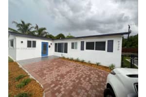 6220 Nw 19th St Sunrise, FL 33313 - MLS#A11976040