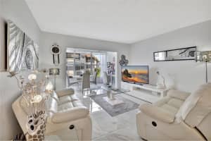 4705 Nw 35th St 501 Lauderdale Lakes, FL 33319 - MLS#A11976102