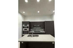 7661 Nw 107th Ave 813, Doral