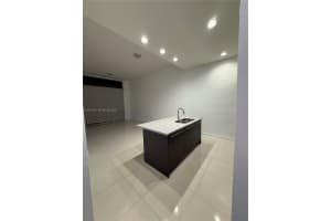 7661 Nw 107th Ave 813 Doral, FL 33178 - MLS#A11976104