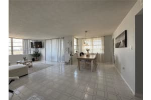 18011 Biscayne Blvd 805 Aventura, FL 33160 - MLS#A11976118