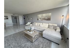 18011 Biscayne Blvd 805 Aventura, FL 33160 - MLS#A11976118