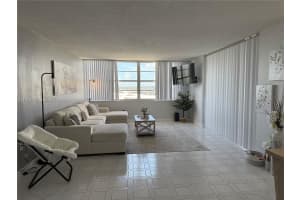 18011 Biscayne Blvd 805 Aventura, FL 33160 - MLS#A11976118