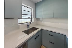 5245 98th Ct , Miami, FL 33165 - MLS#A11976146