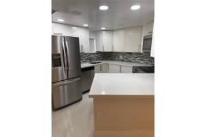 8333 Lake Dr 307 Doral, FL 33166 - MLS#A11976226