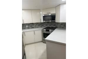 8333 Lake Dr 307 Doral, FL 33166 - MLS#A11976226