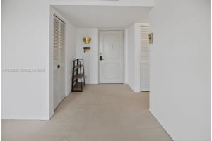 300 Diplomat Pkwy 601 Hallandale Beach, FL 33009 - MLS#A11976232