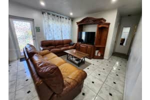 3560 Nw 19th St Miami, FL 33125 - MLS#A11976242