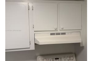 8100 Sunrise Lakes Blvd 108 Sunrise, FL 33322 - MLS#A11976309