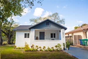 8012 Nw 10th Ct, Miami