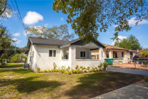 8012 Nw 10th Ct Miami, FL 33150 - MLS#A11976317