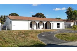 2913 Dolphin Dr Miramar, FL 33025 - MLS#A11976370