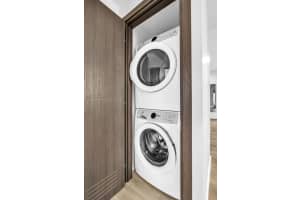 398 Ne 5th St Ph 4701 Miami, FL 33132 - MLS#A11976376