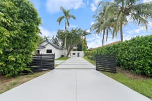 4800 Sw 61st Ave Davie, FL 33314 - MLS#A11976449