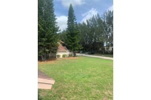 300 Nottingham Cir J Green Acres, FL 33463 - MLS#A11976477