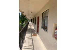 300 Nottingham Cir J Green Acres, FL 33463 - MLS#A11976477