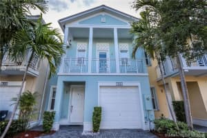 7406 Nw 108th Path, Doral