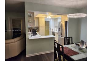 2431 Sw 82nd Ave 305, Davie