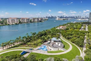300 South Pointe Dr APT 801, Miami Beach, FL 33139, - MLS#A11976592