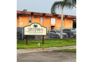9493 Sw 76th St L4, Miami 9493 Sw 76th St L4, Miami